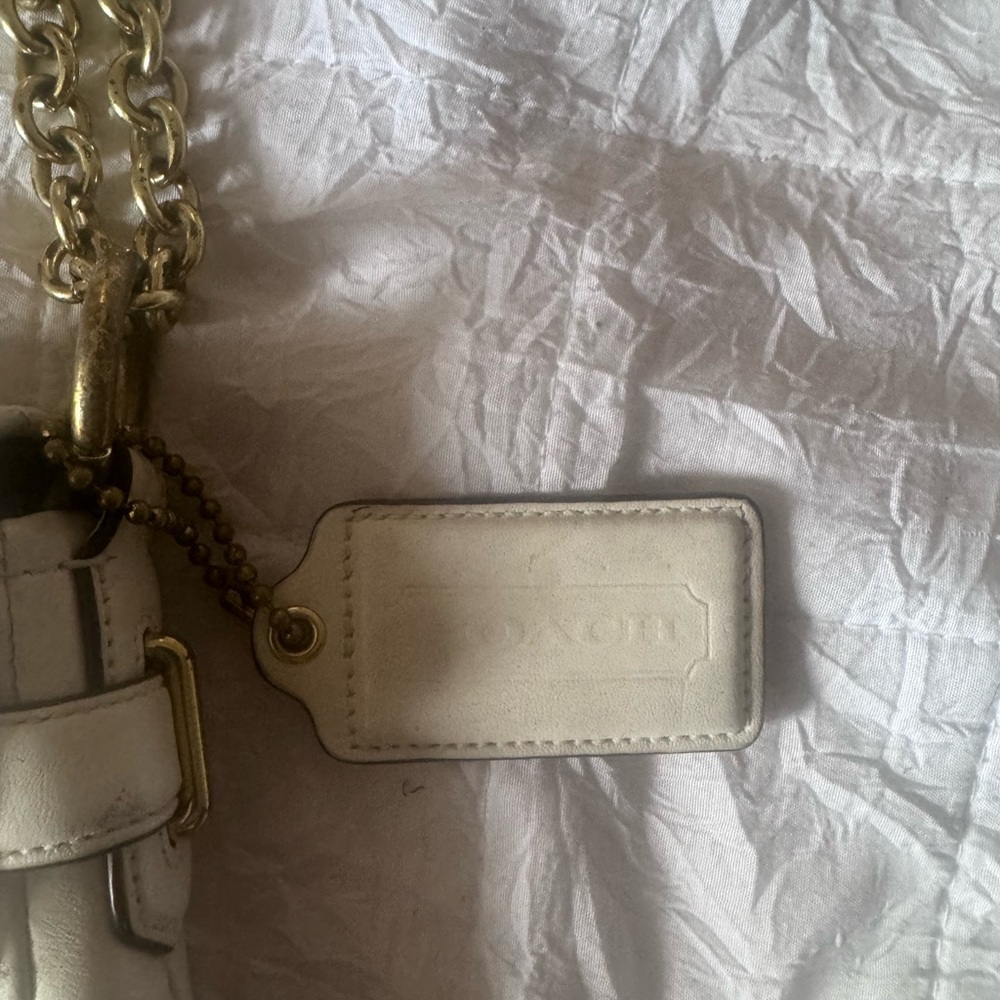 Vintage Coach White Leather Shoulder and Crossbody Bag - Picture 2 of 6